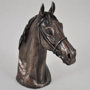 Photo of Thoroughbred Horse Head Figurine (David Geenty)