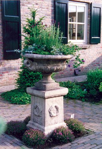 Photo of Laurel Large Stone Plinth