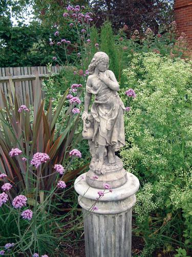 Photo of Slave Girl Stone Statue