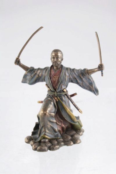 Photo of Samurai with Two Swords Attacking Figurine