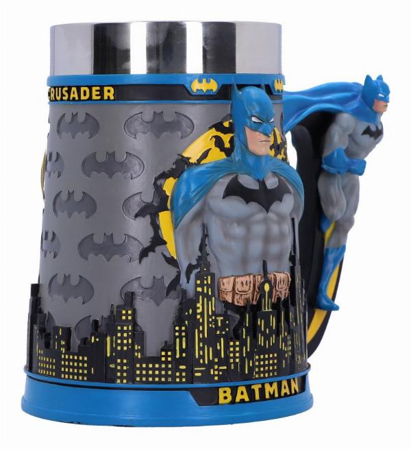 Photo #4 of product B6409X3 - Batman The Caped Crusader City Skyline Tankard 15.5cm