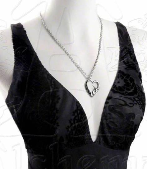 Photo of La Mort De Coeur Pendant