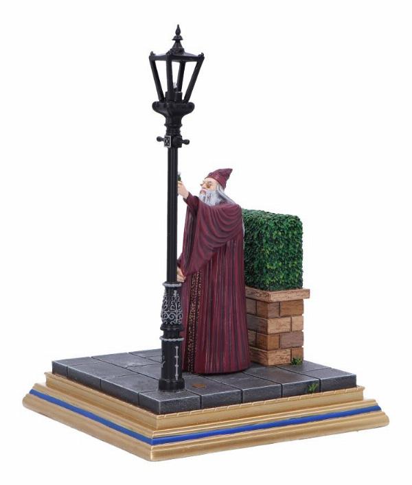 Photo #2 of product B6667B24 - Harry Potter Privet Drive Light Up Figurine