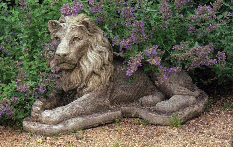 Pair of Chatsworth Lions Stone Garden Sculptures Garden Statue Shop